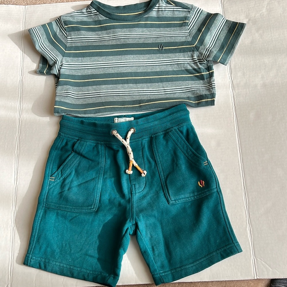 Fat Face Youth Crew Shirt & Shorts -EUC